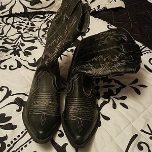 Black cowgirl boots